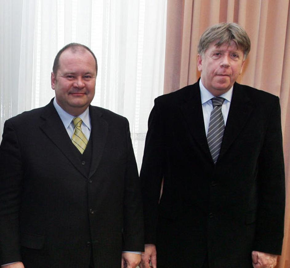 Drago Bahun, nekdanji prvi nadzornik Pošte Slovenija (desno) meni, da je bil izr