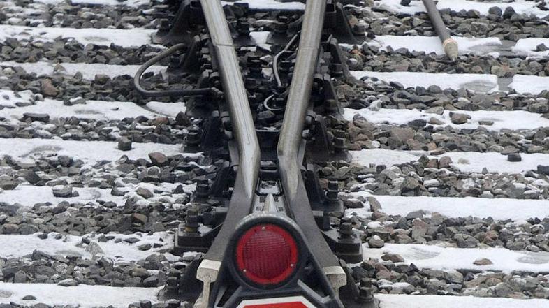 Notranje ministrstvo Britance poziva k povečani previdnosti zaradi velike verjet