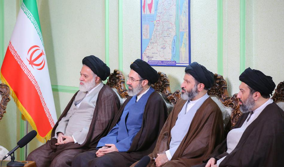 Iran ima novega vrhovnega vodjo, celo "Veliki Satan" je omenil njegovo ime