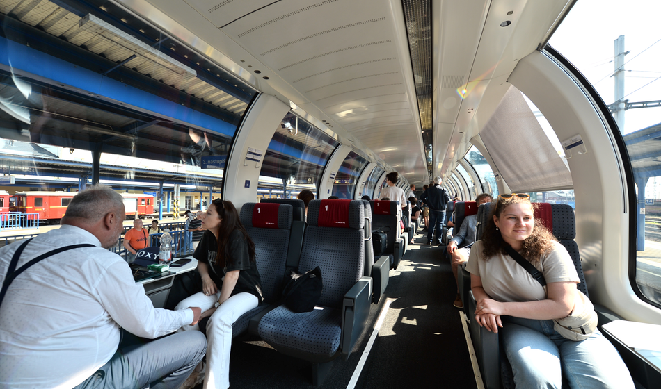 Namesto tri ure boste odslej med mestoma ob slovenski meji z vlakom potovali le 40 minut