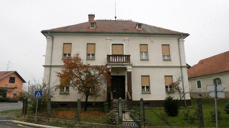 O tem, kaj se je v resnici zgodilo pri verouku, starši in župnik molčijo. FOTO: 