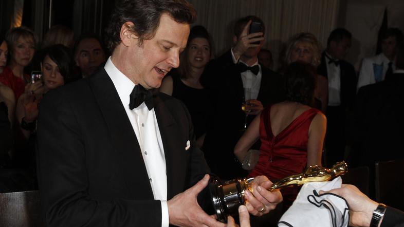 Colin oskarja ni izpustil iz rok, razen na stranišču. (Foto: Reuters)