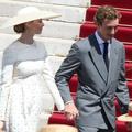 Beatrice Borromeo, Pierre