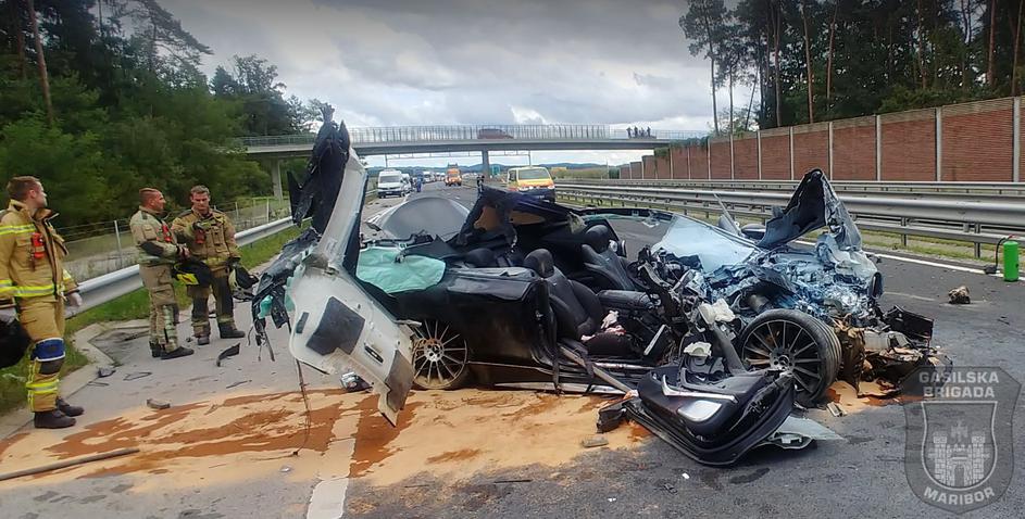 Prometna nesreča na avtocesti smrt nalet tovornjak
