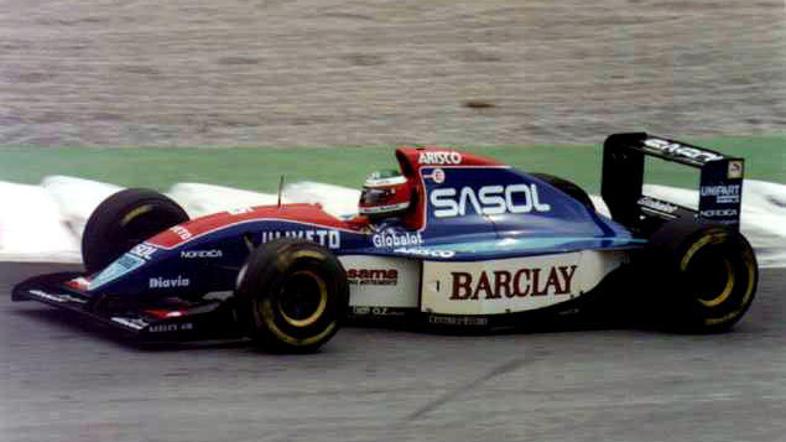Marco Apicella je odstopil po 800 metrih svoje prve in zadnje dirke v formuli 1.