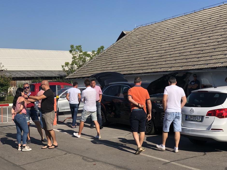 Dražba porsche cayenna | Avtor: Žurnal24 