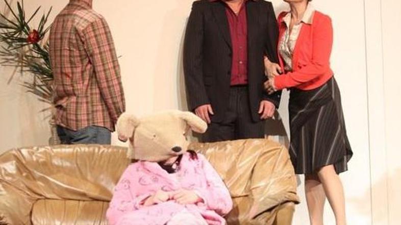 V Svetovalnici se znajdejo Violeta Tomić, Jernej Kuntner, Maja Martina Merljak i