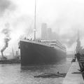 Titanic tik pred izplutjem iz Southamptona.