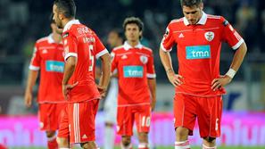 Razočaranje nogometašev Benfice po zadnjem porazu proti Guimaraesu. (Foto: Reute