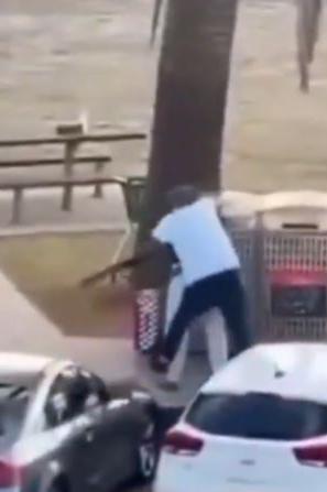 Streljanje na plaži Bondi v Avstraliji