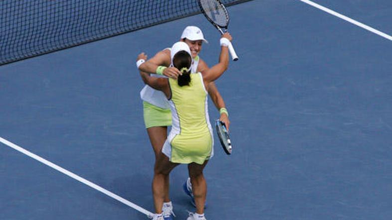 Katarina Srebotnik in Ai Sugijama sta svojo največjo zmago dosegli v Torontu.