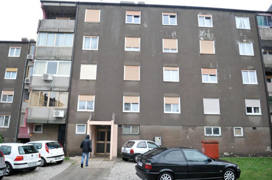 30_03_09_demi_sezana_blok