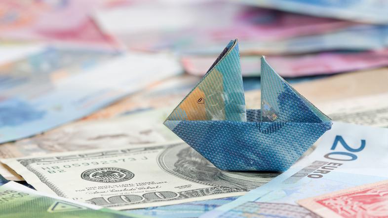 Denarja je vedno manj ...