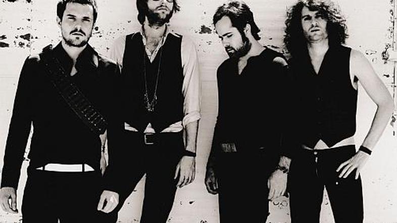 Drugi album Killersov kritikov ni tako navdušil kot prvi, a Britanci jih obožuje