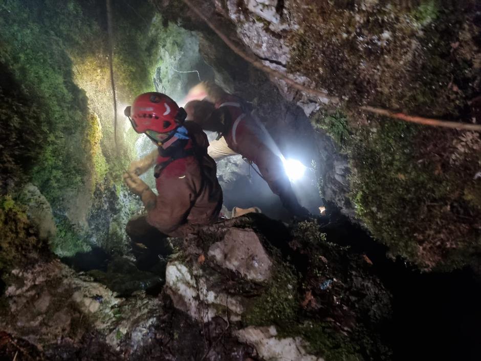 Nesreča v jami | Avtor: Jamarska reševalna služba