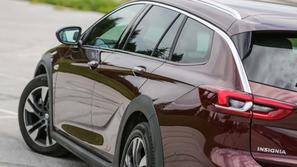 Opel insignia country tourer