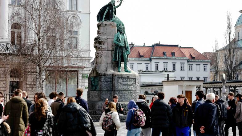 prešernov spomenik v ljubljani