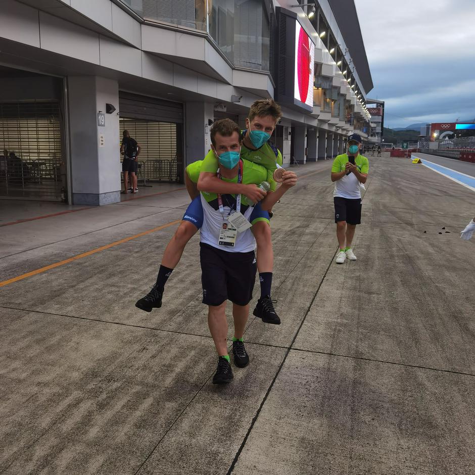 Andrej Hauptman Tadej Pogačar bron Tokio | Avtor: Reševalni pas/Twitter