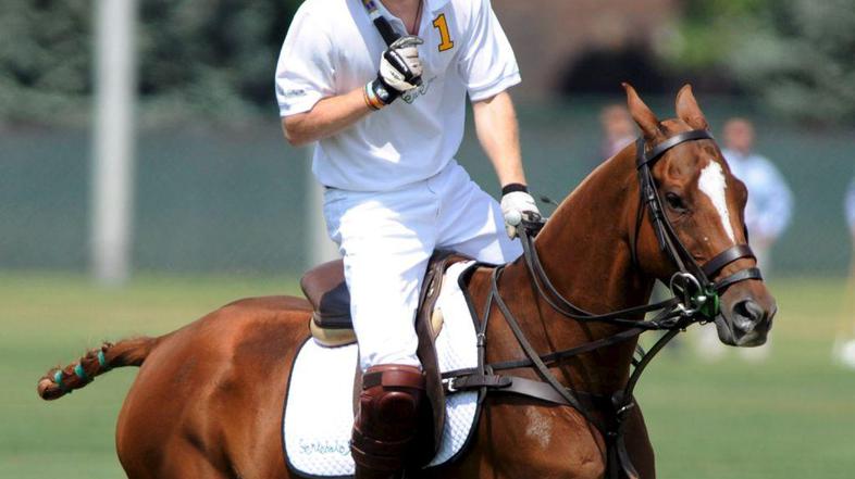 Princ Harry zelo rad igra polo. (Foto: EPA)