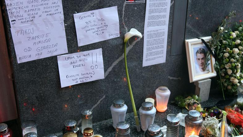 Dodeljevanje licenc varnostnim službam je bilo pod vodenjem ministra Dragutina M