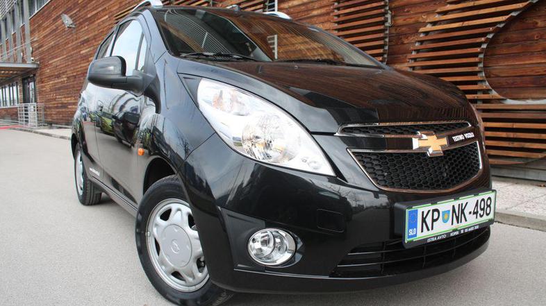 Spark bo na cesti zagotovo opažen, saj deluje, kot da ga je zrisala "srečna roka