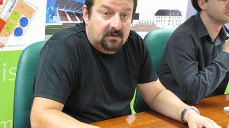 Kranjski župan Damijan Perne bo v primeru, če bo izbran za direktorja Psihiatrič