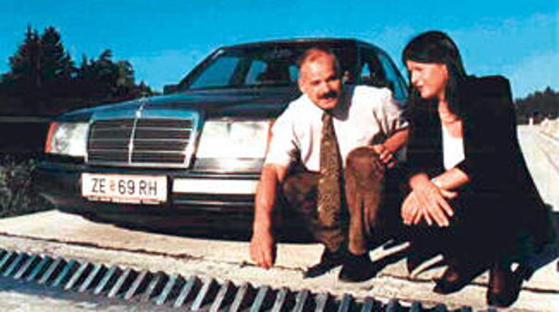 Tri tisoč evrov povprečno stane jeklena prepreka (ježek) za preprečitev vožnje v