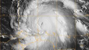 Orkan Felix je že dosegel najnevarnejšo peto stopnjo in se že približuje Jamajki