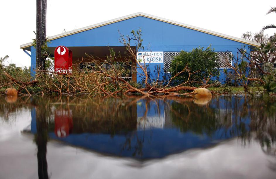 030211_avstralija_ciklon_yasi_opustošenje