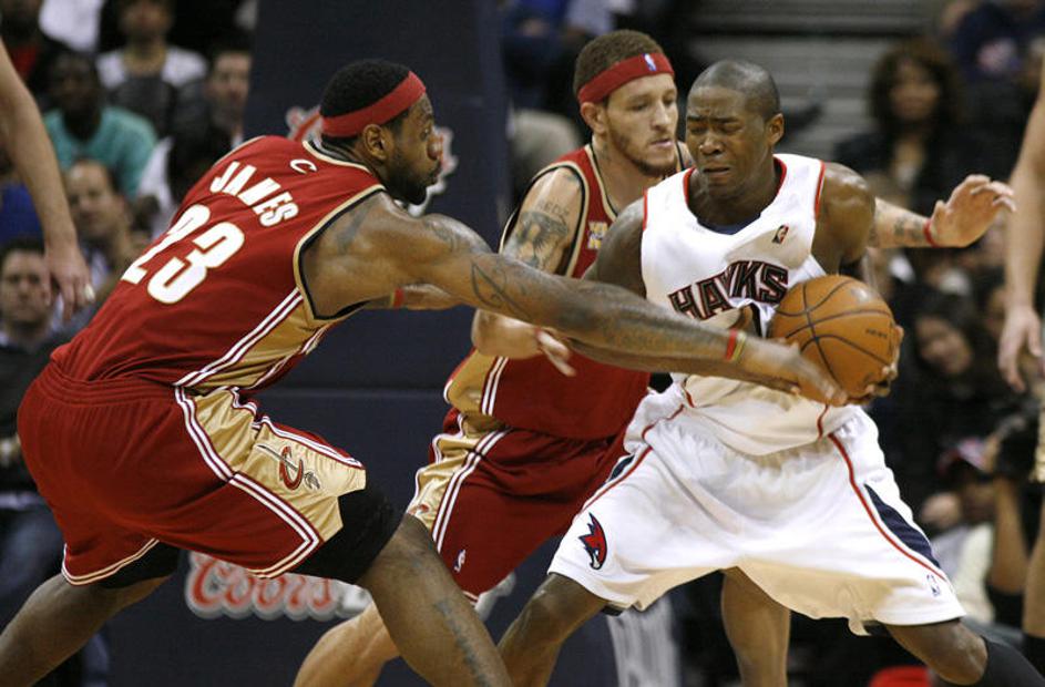 NBA Cavaliers Hawks 2009 James West
