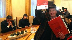 Pahor obljublja, da neusklajen zakon ne bo sprejet. (Foto: Nik Rovan)