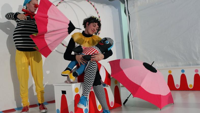 Glava dol - roke gor