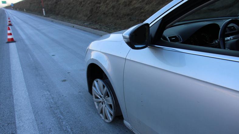 Predrta pnevmatika, vožnja pod vplivom alkohola, PU Kranj