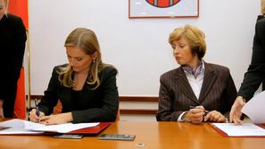 Svetniki Občine Slovenska Bistrica, ki jo vodi Irena Majcen, uporabljajo za bran