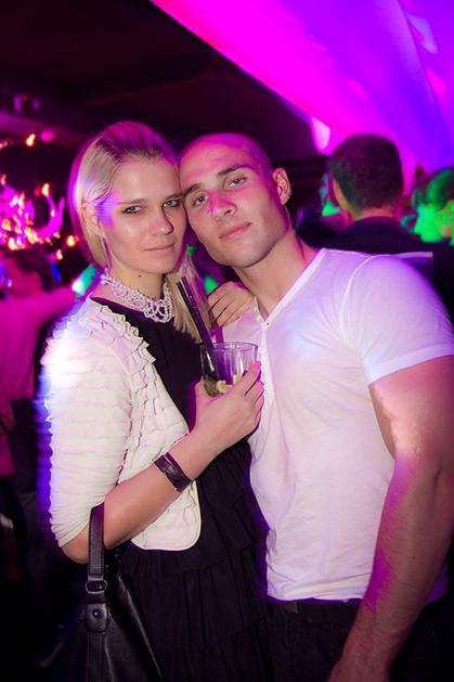 Poletno klubčkanje nad mestom