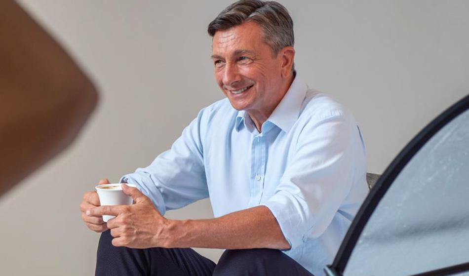 Pahor zaradi 4-urnega seksa z 10 let starejšo izgubil volitve