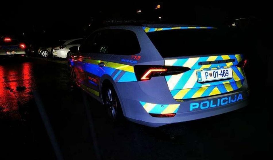 Na pomoč klical policijo, ker sta se nanj spravil bivša žena in tast