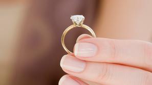 Zaroka, diamantni prstan