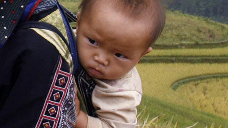 V treh letih so tako Evropejci kot Američani iz Vietnama posvojili kar 300 otrok