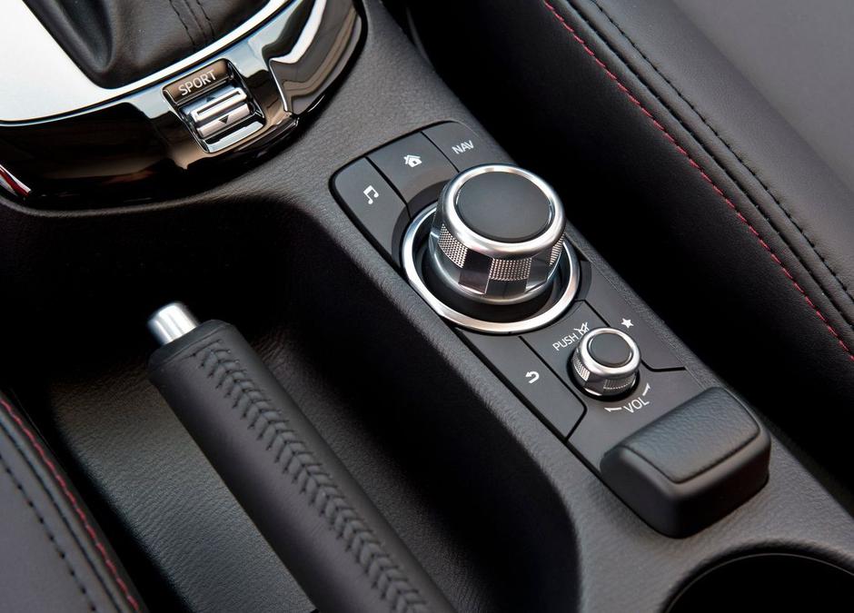 Ročna zavora | Avtor: Mazda