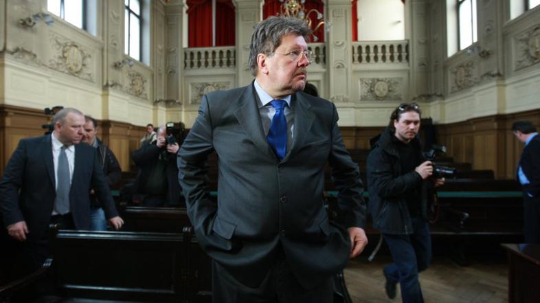 Sojenje Bavčar in Šrot