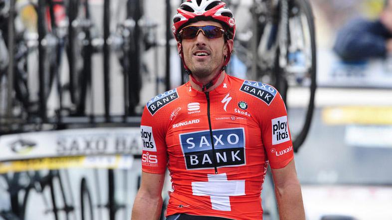 Fabian Cancellara je imel v cilju več kot minuto prednosti pred drugouvrščenim B