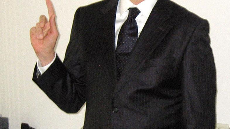 Evgenij Komljanec, ki ima vpisano hipoteko za 360 tisoč evrov na Bavčarjev viken