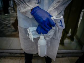 ebola epidemija maska zaščita