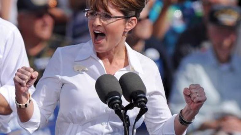 Pred množico so njeni govori delovali suvereno, v intervjujih in soočenjih pa ji