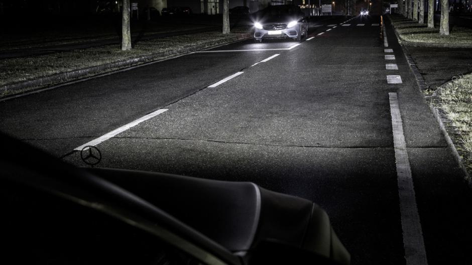 Mercedes digitalne LED luči | Avtor: Mercedes-Maybach