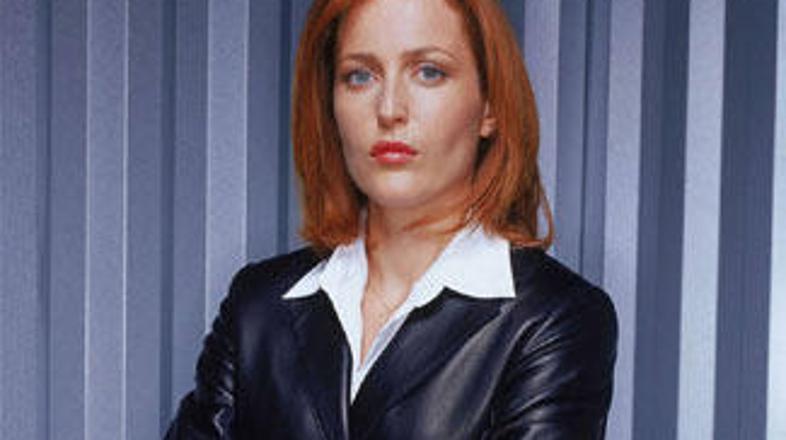040608-gillian_anderson-325