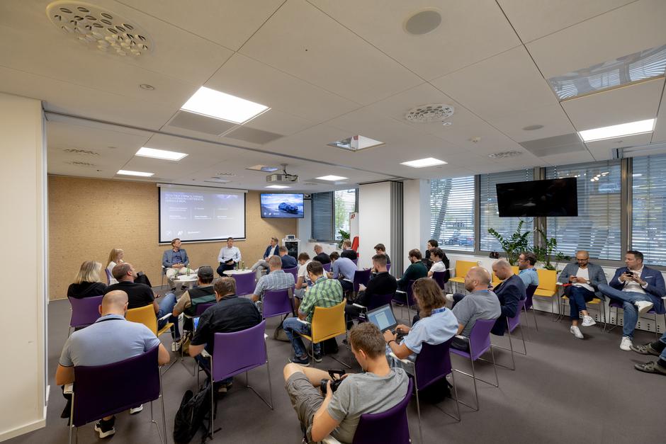 BMW iX M60 | Avtor: Žiga Intihar/BMW