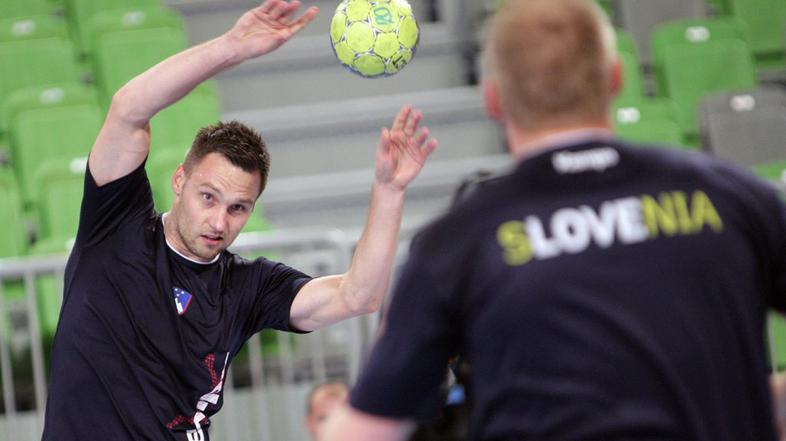 Luka Žvižej Slovenija Portugalska kvalifikacije svetovno prvenstvo 2013 stožice