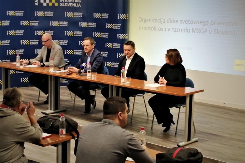 Novinarska konferenca AMZS | Avtor: AMZS